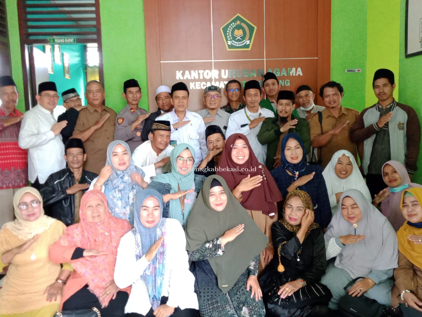 UNDANG PARA TOKOH AGAMA, TOKOH MASYARAKAT DAN PENGURUS DKM, KUA TAMBELANG AJAK SECARA BERSAMA-SAMA SOSIALISASIKAN USULAN BPIH 2023